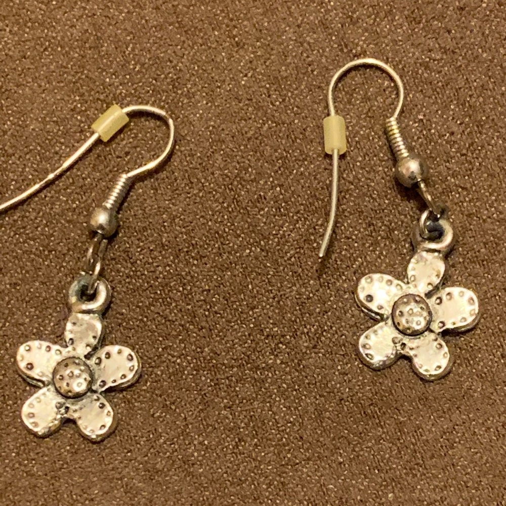 Jewelry - Picture 8 of 16
